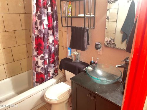 2628 47 Dr, Phoenix AZ 85031-2004 exterior