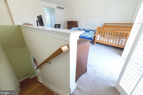 206 Admirals Way, Philadelphia PA 19146-5213 exterior