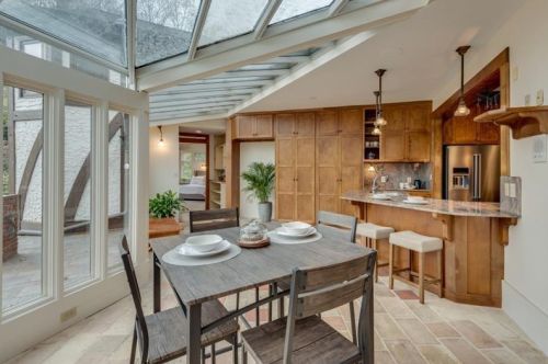 1289 Beech Vly Rd, Atlanta GA 30306-3123 exterior