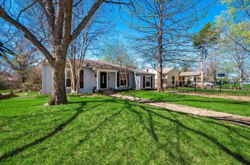 1303 Fuller Dr, Dallas TX  75218-3104 exterior