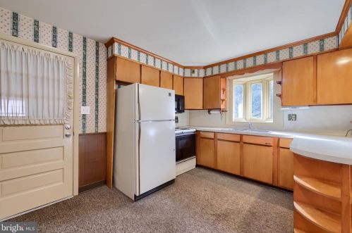 34 Corry Ave, Lancaster PA 17601-3933 exterior