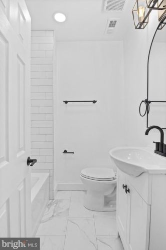 5438 Delancey St, Philadelphia PA  19143-1409 exterior