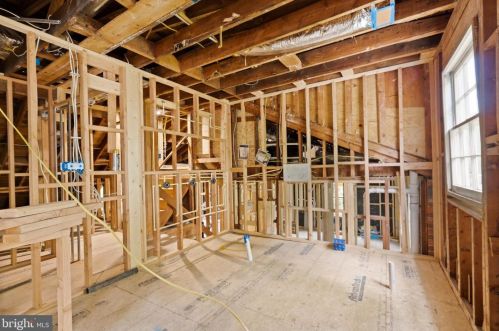 5121 Klingle St, Washington DC  20016-2654 exterior