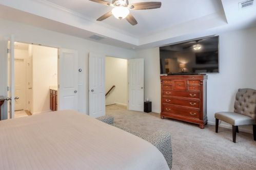 7360 Glisten Ave, Atlanta GA 30328-2876 exterior