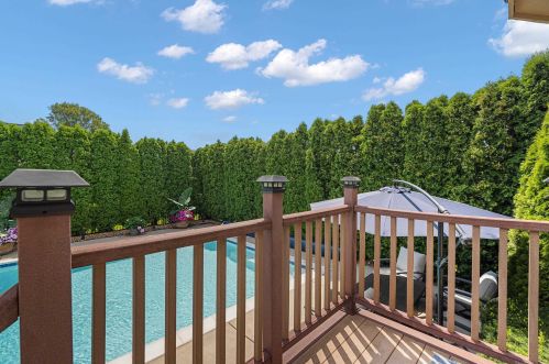 21192 Strawberry Hills Dr, Macomb Township MI 48044-2277 exterior