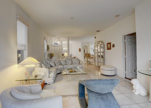 5827 Is Reach Ln, Boynton Beach FL exterior