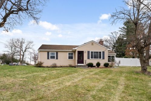 430 Amostown Rd, West Springfield, MA 01089-1719