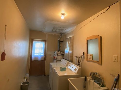 406 Elm Ave, Fullerton CA 92832-2706 exterior