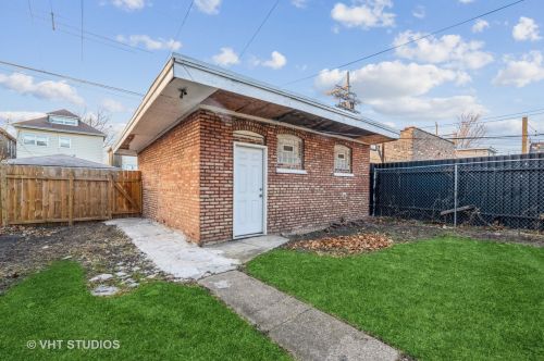 8720 Muskegon Ave, Chicago IL 60617-4935 exterior