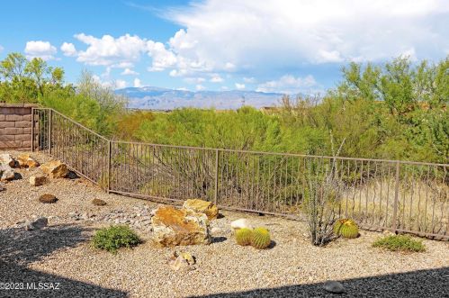 5623 Creosote Ridge Way, Tucson AZ  85747-6046 exterior