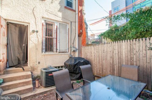 2302 Carlisle St, Philadelphia PA 19132-0040 exterior