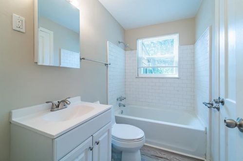 223 Auburn St, Pittsburgh PA  15206-3209 exterior