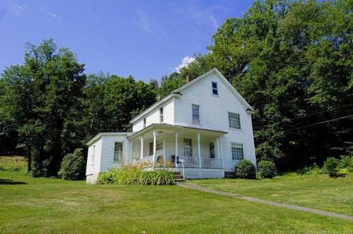 547 Riverside Ave, Torrington CT 06790-4841 exterior