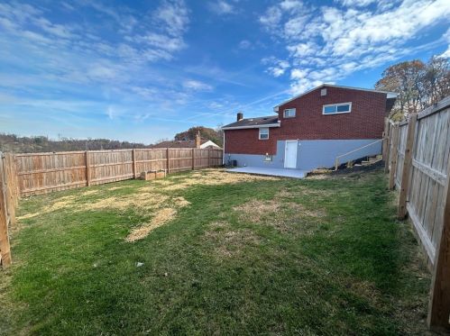 4985 Aspen St, Pittsburgh PA  15122-1250 exterior