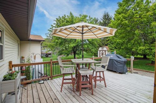 8292 Cleadis Ave, South Saint Paul MN 55076-3320 exterior