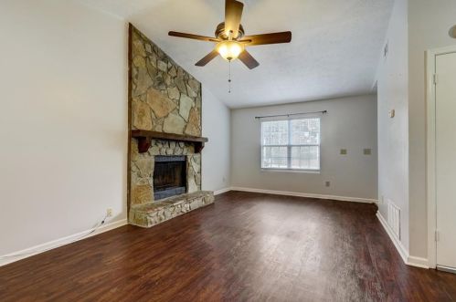 6310 Creekford Dr, Lithonia GA 30058-3948 exterior