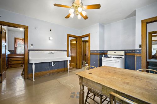 2133 28, Milwaukee WI 53215-2423 exterior