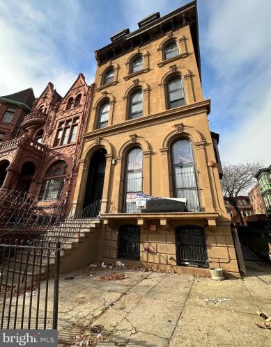 1432 Broad St, Philadelphia PA  19146-4808 exterior