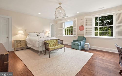 9000 Congressional Pkwy, Rockville MD  20854-4610 exterior