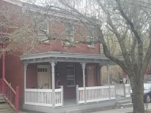 37 Perry St, Poughkeepsie, NY 12601-3042