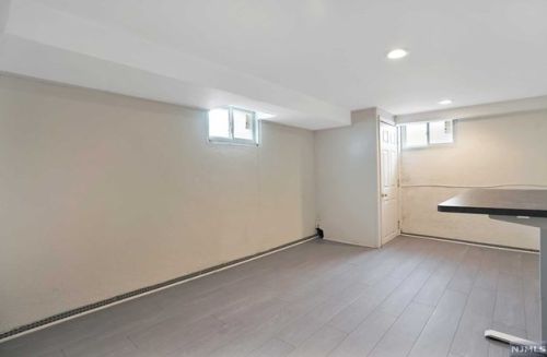 27 Beveridge St, Teaneck NJ 07666 exterior