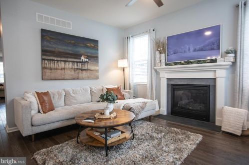 1012 Johnson St, Philadelphia PA  19138-1015 exterior