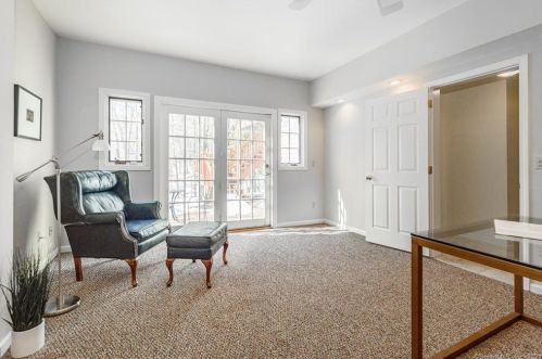 4 Ashford Ct, Farmington CT 06032-1531 exterior