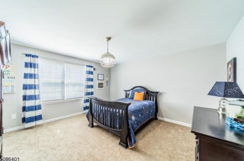 2 Arrowsmith Dr, Bridgewater NJ  08807-3801 exterior