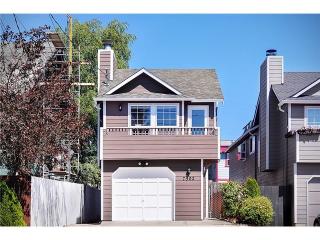 7502 16 Ave, Seattle WA  98106-1806 exterior