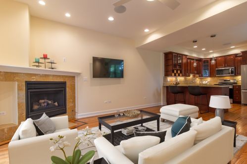 901 61 St, Chicago IL 60637-2605 exterior