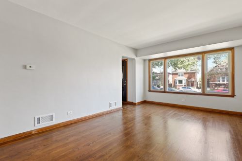 9926 Throop St, Chicago, IL 60643-1350