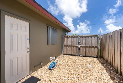 2547 11 Ct, Boynton Beach FL 33426-7812 exterior