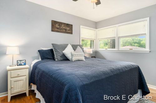 3024 Beach St, Meskegon MI 49441-1128 exterior