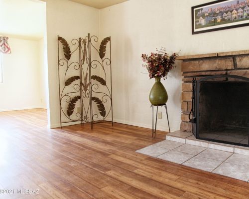 8116 Beverly St, Tucson AZ 85710-5930 exterior