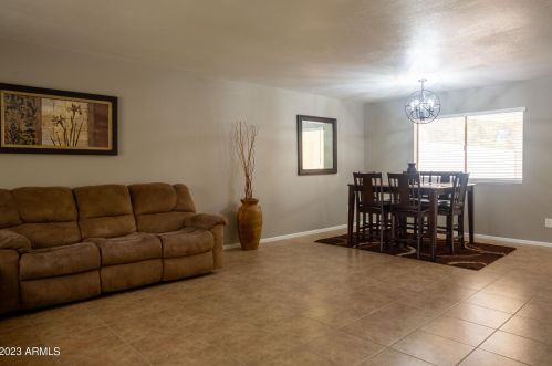 8032 32nd Ave, Phoenix, AZ 85051-6214