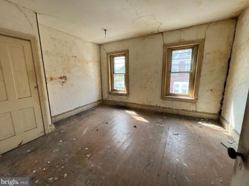 304 Evans St, Pottstown PA  19464-5316 exterior