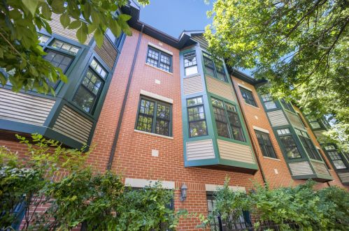 1905 Grace St, Chicago IL 60613-2901 exterior