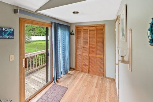 14 Lawrence Dr, Hackettstown, NJ 07840-2510