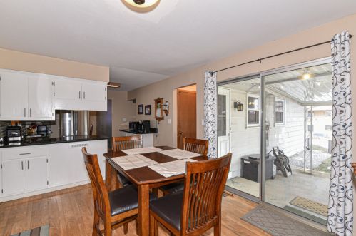 4460 15 St, Milwaukee WI 53221-2320 exterior