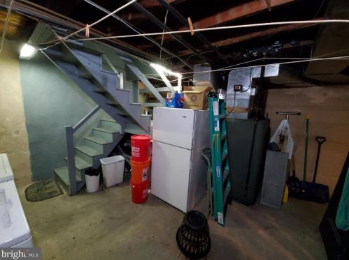 7233 Erdrick St, Philadelphia PA 19135-1014 exterior