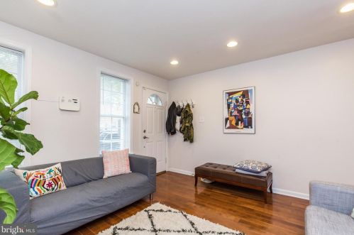 2208 Carpenter St, Philadelphia PA  19146-2518 exterior