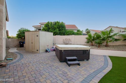1004 Amberwood Dr, Phoenix AZ  85048-1937 exterior