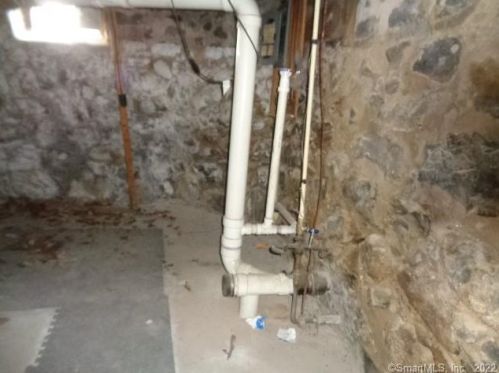 85 Brightwood Ave, Torrington CT 06790-5010 exterior