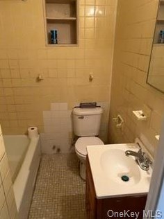 2401 Walton Ave, Bronx NY 10468-6459 exterior