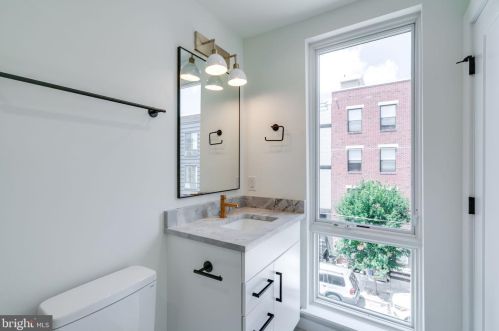 959 Marshall St, Philadelphia PA 19122 exterior