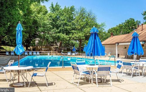 5600 Bloomfield Dr, Alexandria VA  22312-2558 exterior