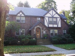 15 Gralynn Rd, Newton, MA 02459-1310