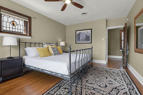 7457 Teasdale Ave, Saint Louis MO 63130-4056 exterior