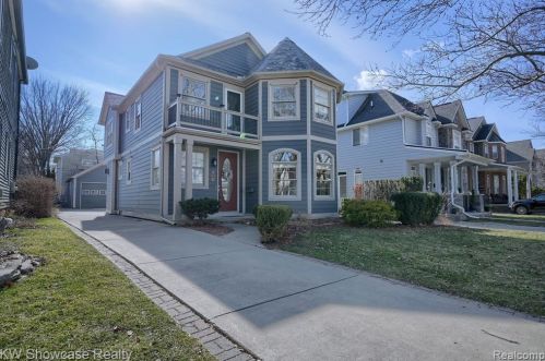 966 Smith Ave, Bham MI  48009-4709 exterior