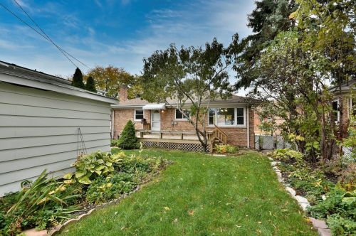 6909 Balmoral Ave, Chicago IL  60656-2007 exterior